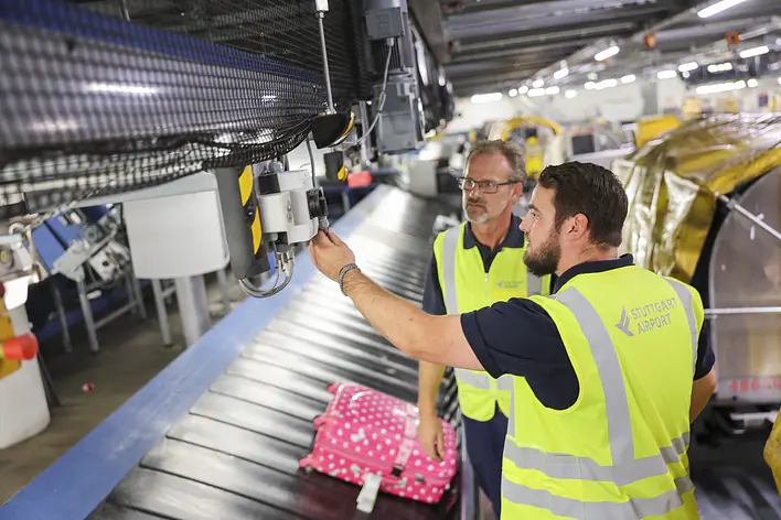 Ausbildung Elektroniker_Flughafen Stuttgart_Header_Stellenanzeigen