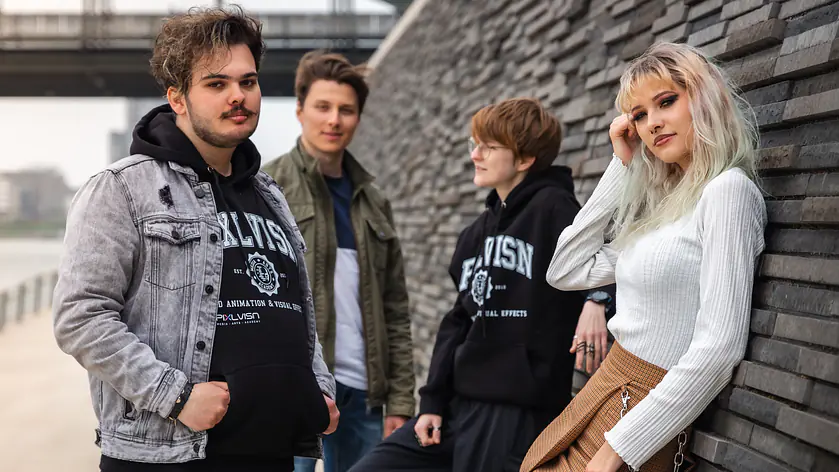 PIXL VISN Studenten posieren für ein Foto in Köln