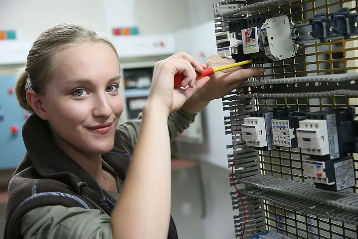 Duales Studium Bauingenieurwesen Straßen-, Brücken- und Wasserbau