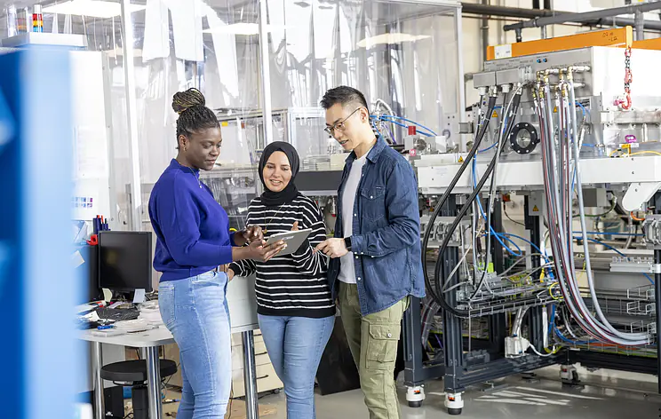 Masterarbeit - Elektrische Verbindungskonzepte für Leichtgewicht Silizium-Heterojunction-Solarmodule
