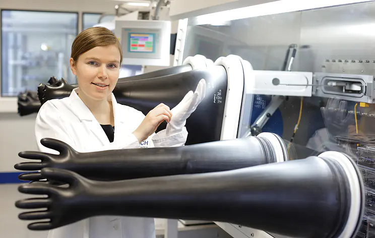 Master Thesis in Physics or Materials Science - Memristor device fabrication and operando AFM characterization