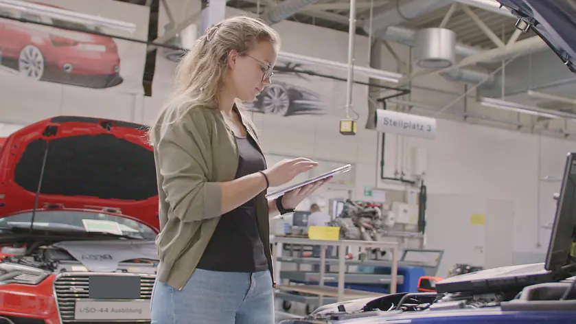 Verbinde ingenieurwissenschaftliche mit pädagogischen Kenntnissen, Fähigkeiten und Fertigkeiten. 