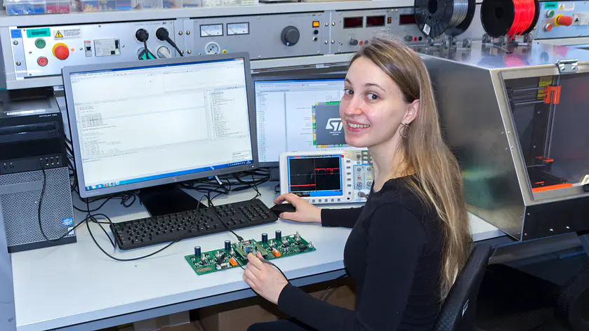 Zusammenspiel aus Mechanik, Elektrotechnik und Informatik