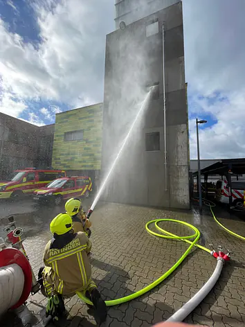  Brandmeisteranwärterin bzw. Brandmeisteranwärter (m/w/d) mit sich  anschließender Ausbildung zum/zur Notfallsanitäter*in (m/w/d)