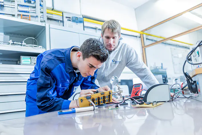 Bild Elektroniker Betriebstechnik